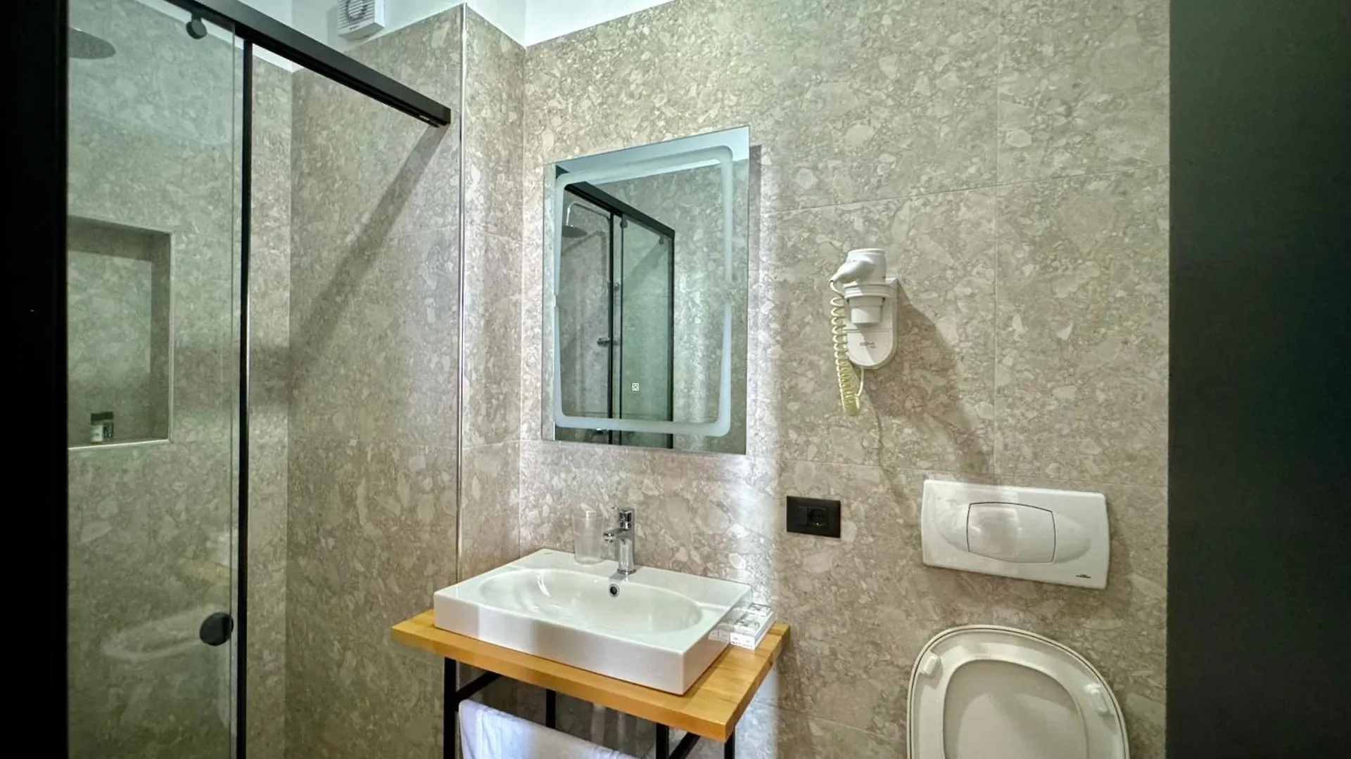 Gogo's Boutique Hotel Dhërmi 4*,  Albanie
