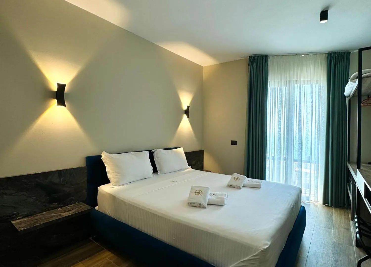 Gogo's Boutique Hotel Dhërmi 4*,